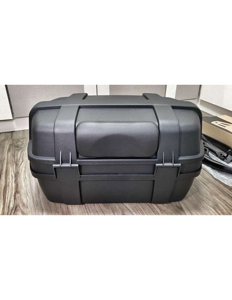 BAUL UNIVERSAL 47L NEGRO