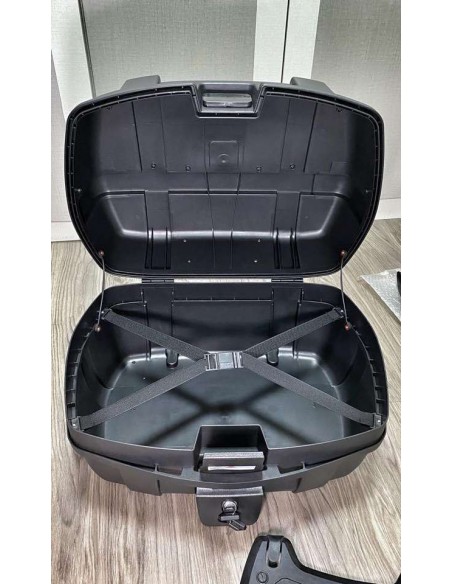 BAUL UNIVERSAL 47L NEGRO