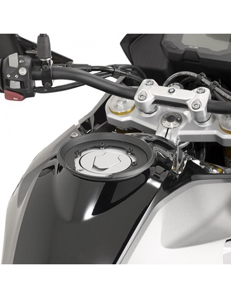 GIVI BF31 – Kit adaptador metálico para el uso de bolsas deposito TANKLOCK, TanklockED GIVI BF31 – Kit adaptador metálico para el uso de bolsas deposito TANKLOCK, TanklockED