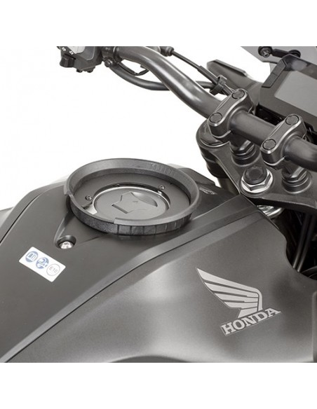 GIVI BF41 – Kit adaptador metálico para el uso de bolsas deposito TANKLOCK, TanklockED GIVI BF41 – Kit adaptador metálico para el uso de bolsas deposito TANKLOCK, TanklockED