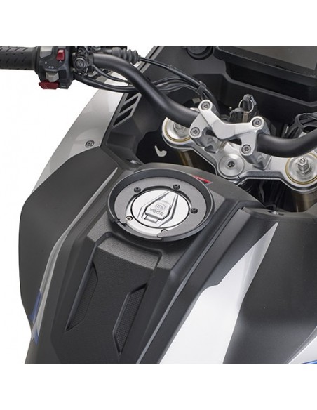 GIVI BF79 – Kit adaptador metálico para el uso de bolsas deposito TANKLOCK, TanklockED